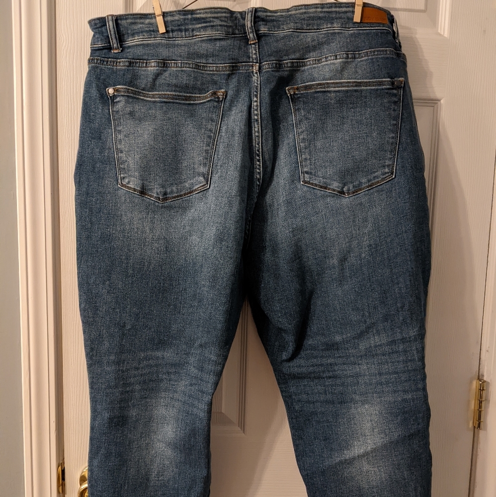 Judy Blue Jean Capri size 24